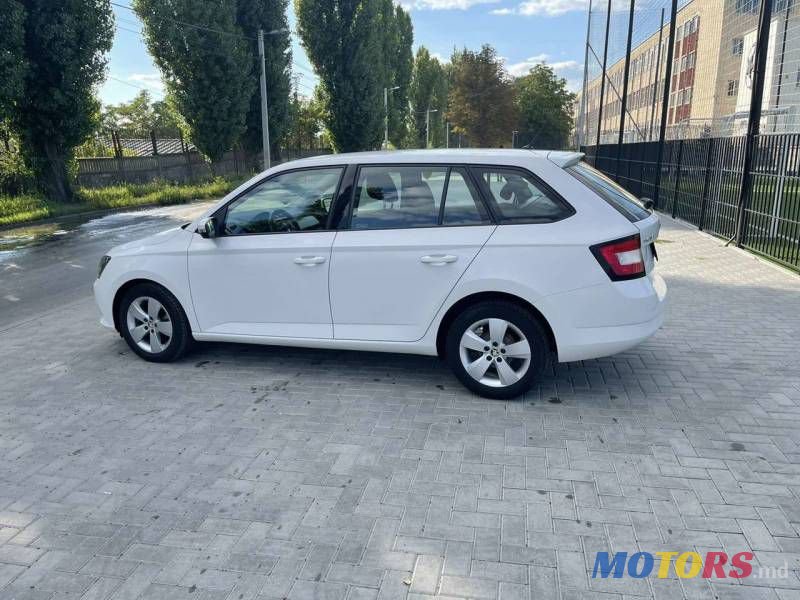 2015' Skoda Fabia photo #4