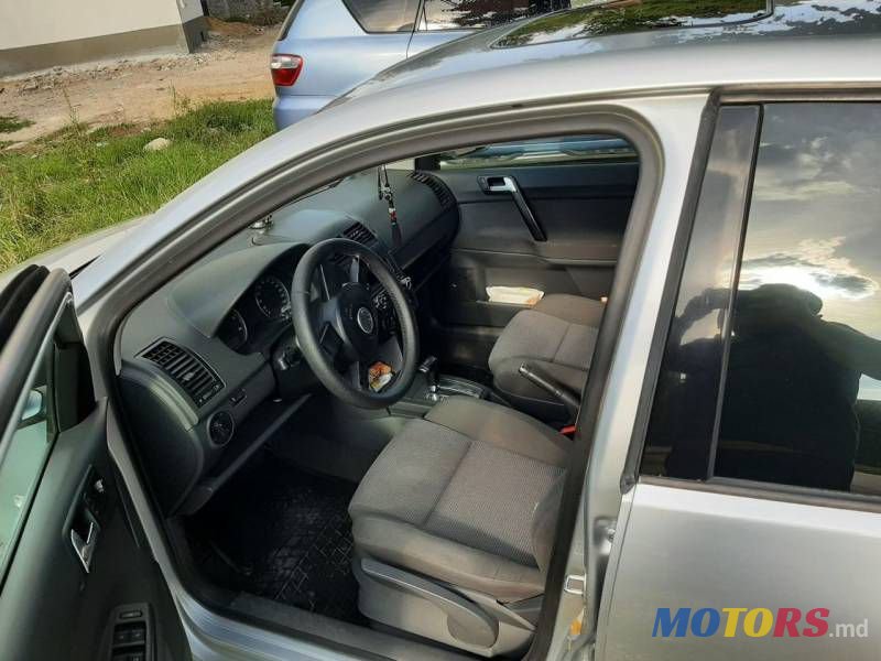 2003' Volkswagen Polo photo #3