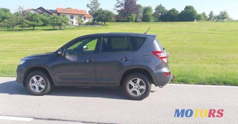 2013' Toyota RAV4 photo #1