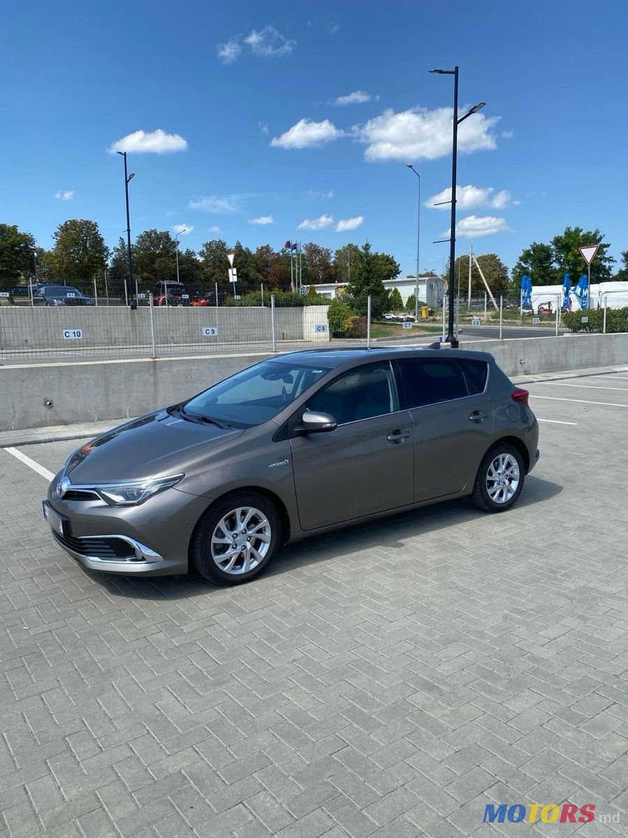 2017' Toyota Auris photo #2