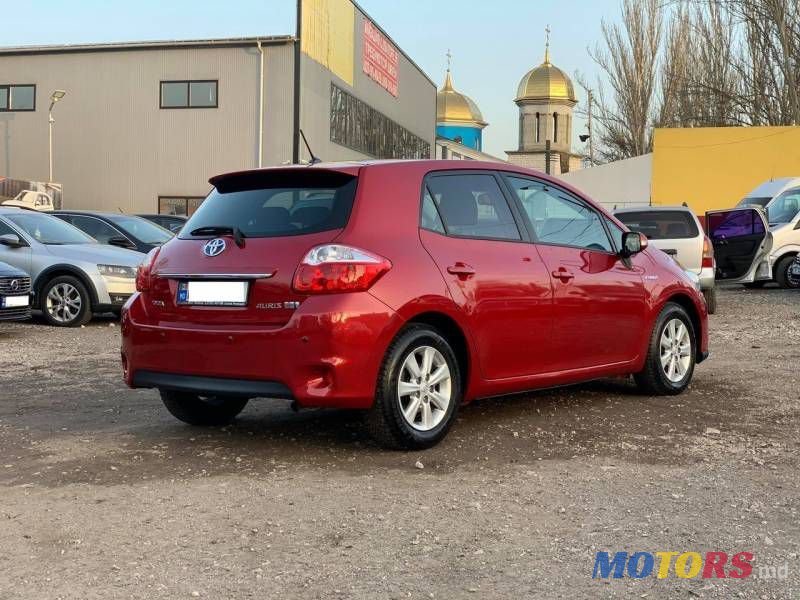 2012' Toyota Auris photo #3