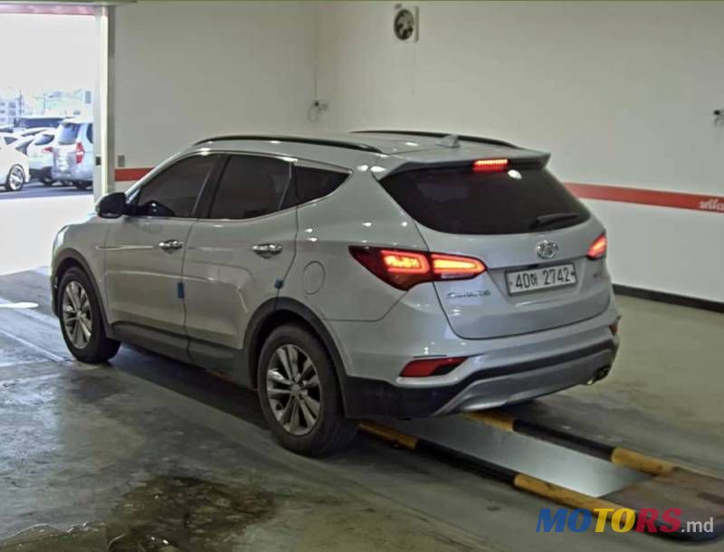 2016' Hyundai Santa Fe photo #5