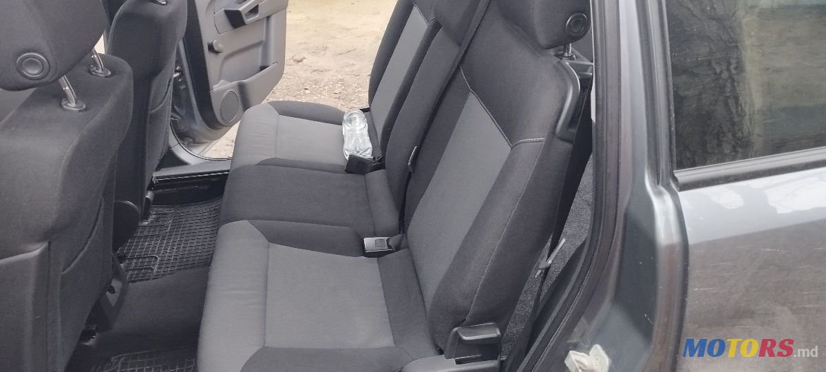 2005' Opel Zafira photo #4