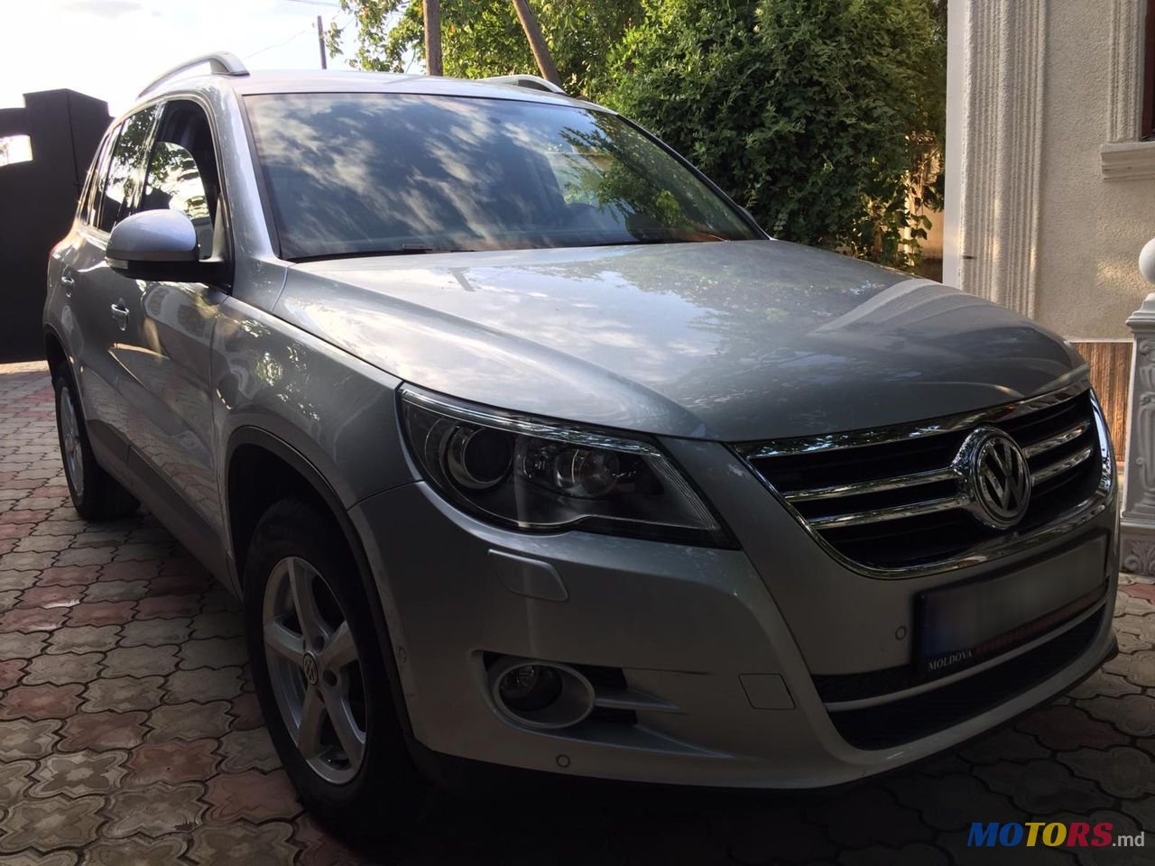 2010' Volkswagen Tiguan photo #4