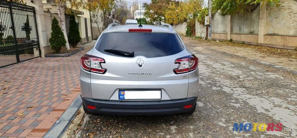 2011' Renault Megane photo #4