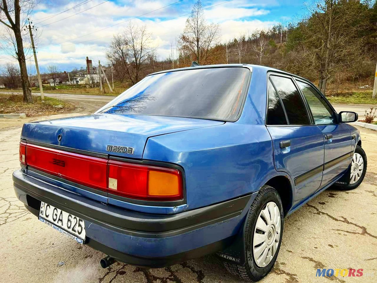 1993' Mazda 323 photo #3