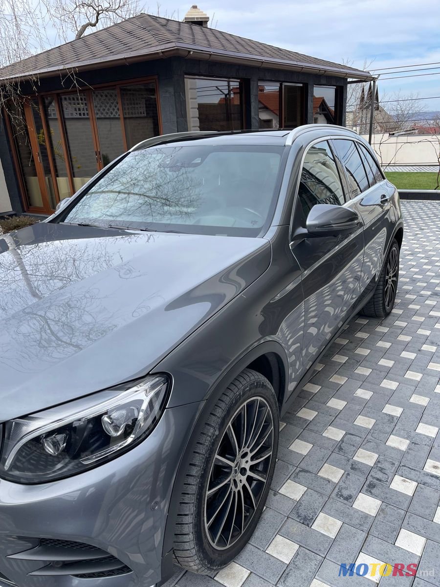 2016' Mercedes-Benz GLC photo #3