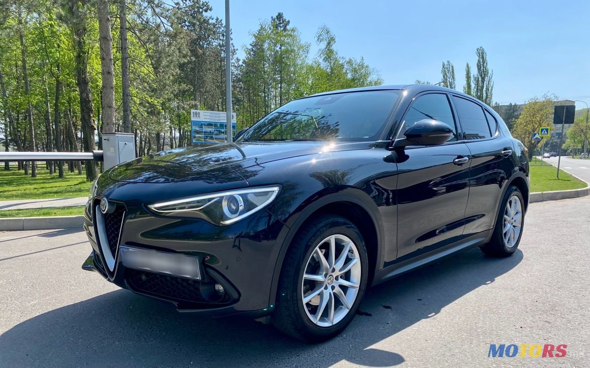 2017' Alfa Romeo Stelvio photo #1
