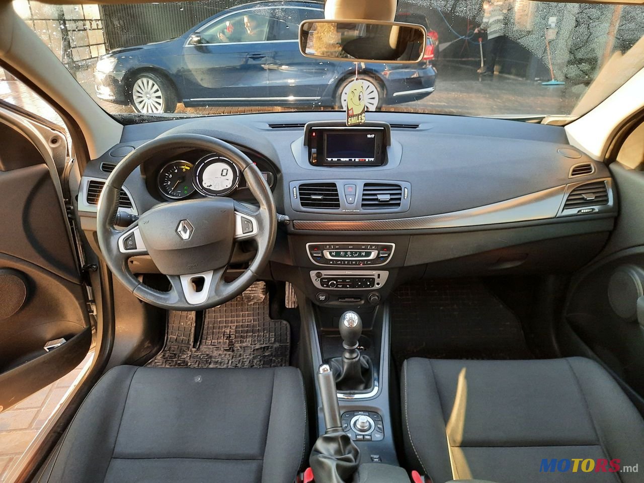 2012' Renault Megane photo #6