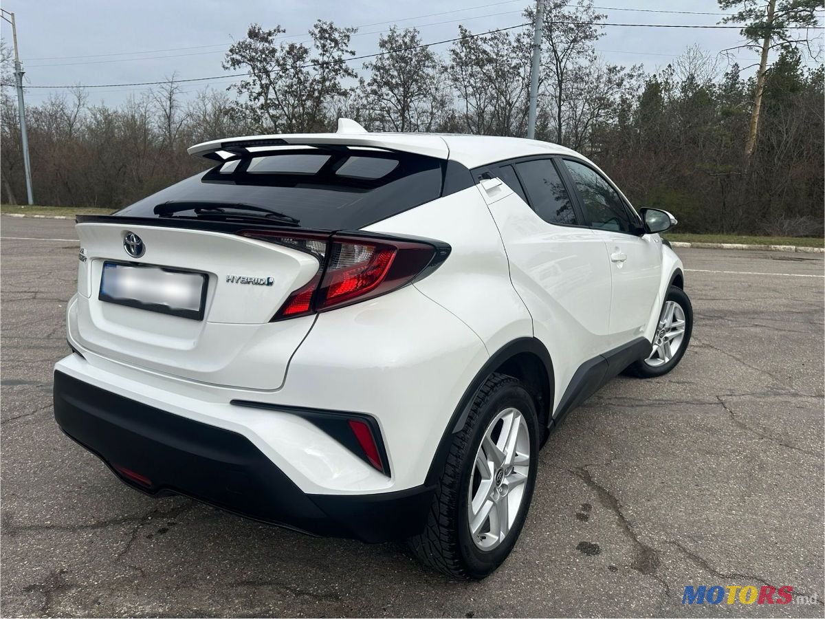 2020' Toyota C-HR photo #3