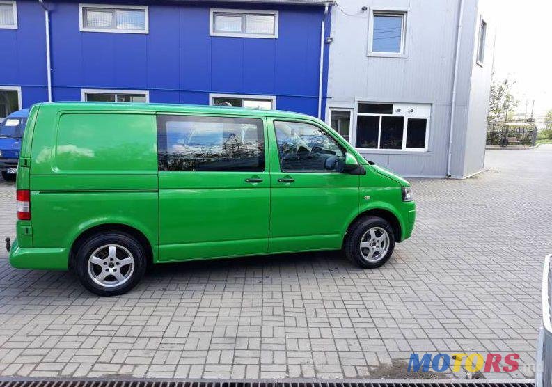 2010' Volkswagen Transporter photo #1