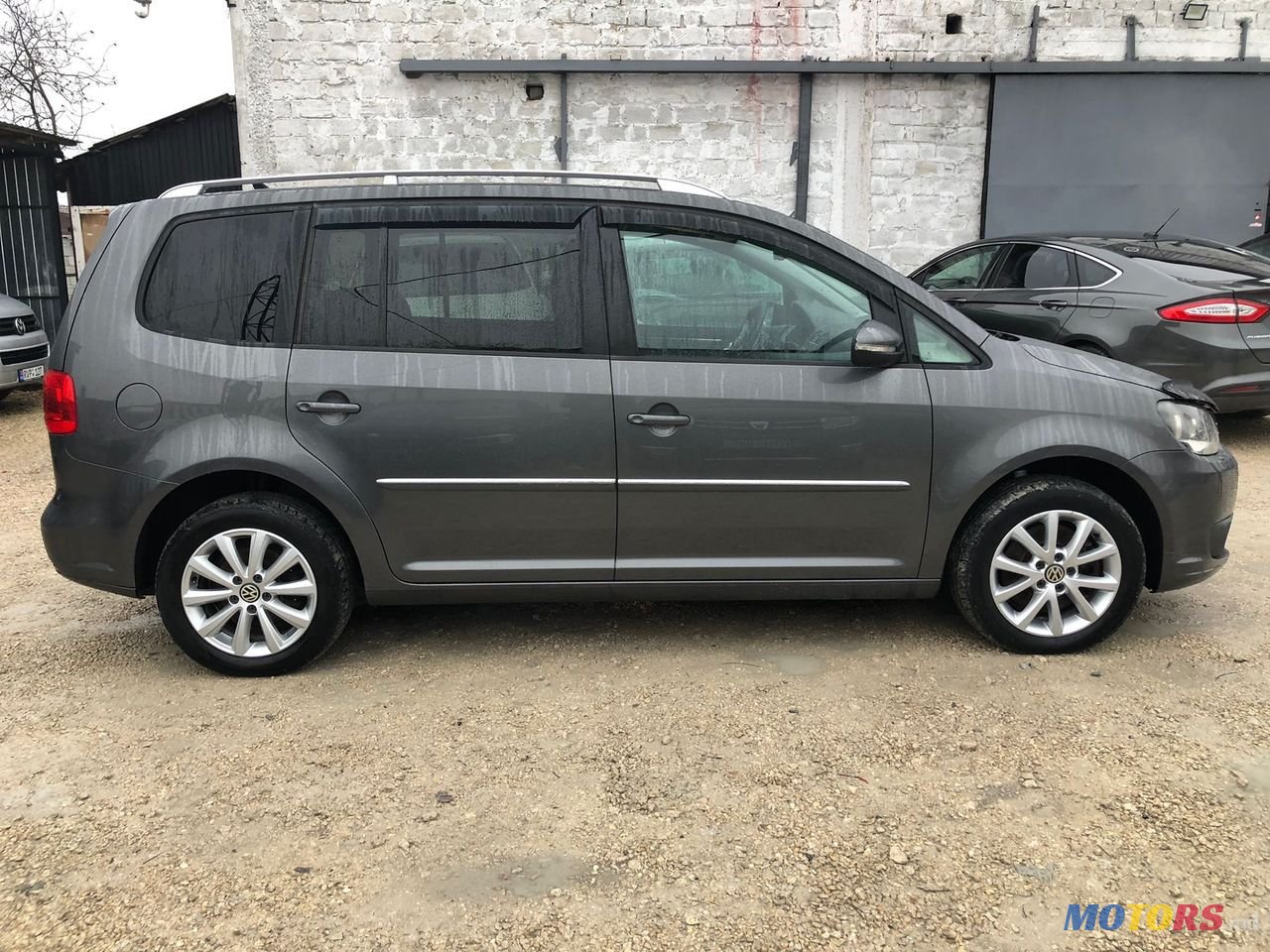 2012' Volkswagen Touran photo #5