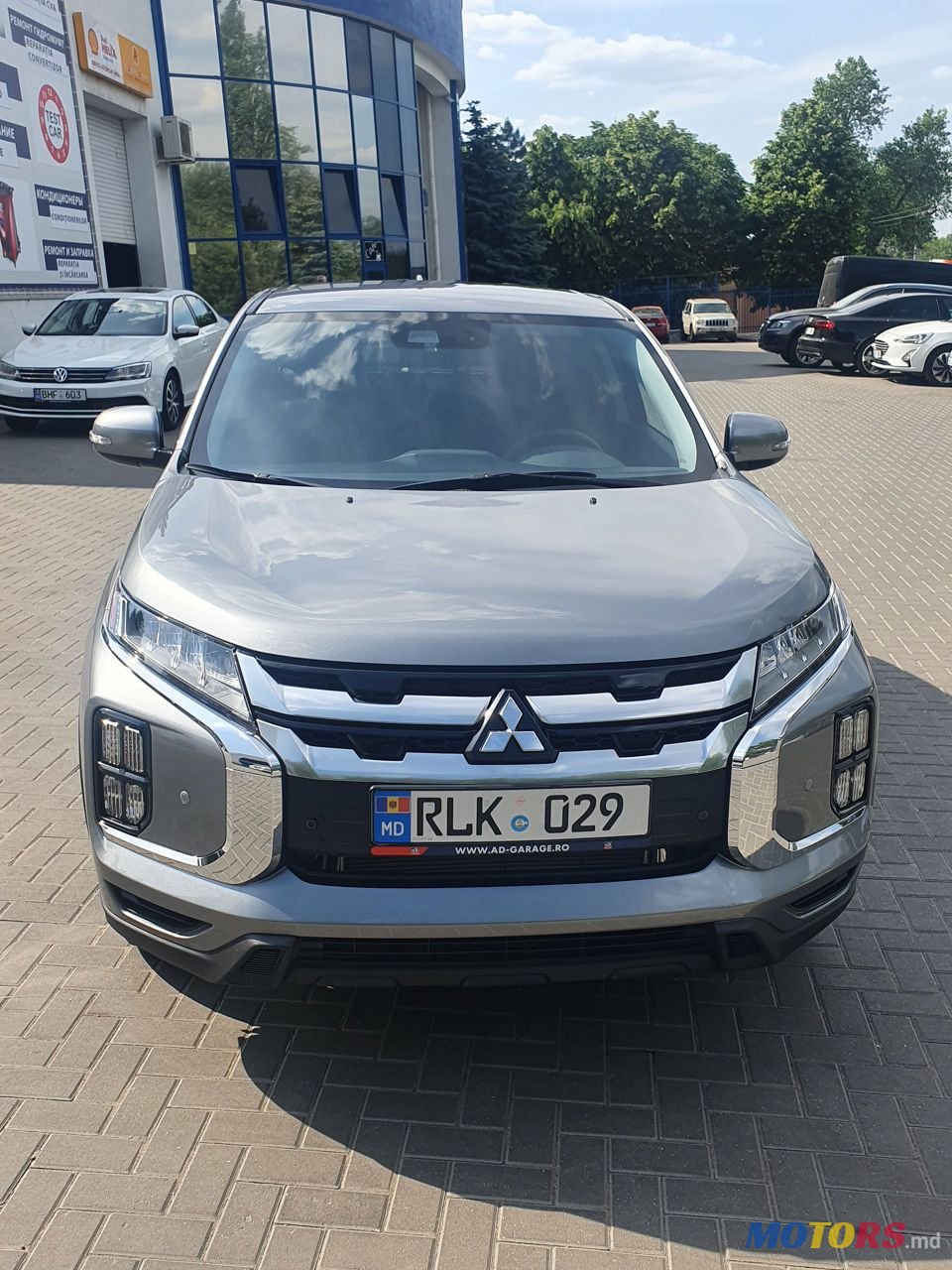 2019' Mitsubishi Outlander photo #1