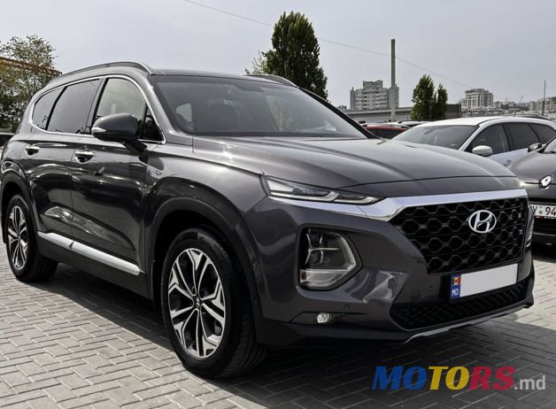 2018' Hyundai Santa Fe photo #2