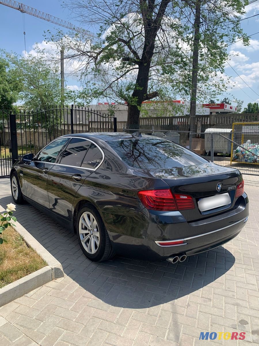 2015' BMW 5 Series photo #2