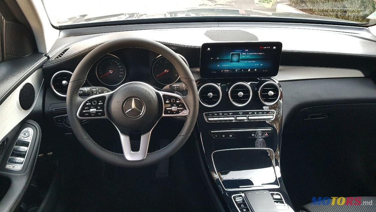 2021' Mercedes-Benz GLC photo #5