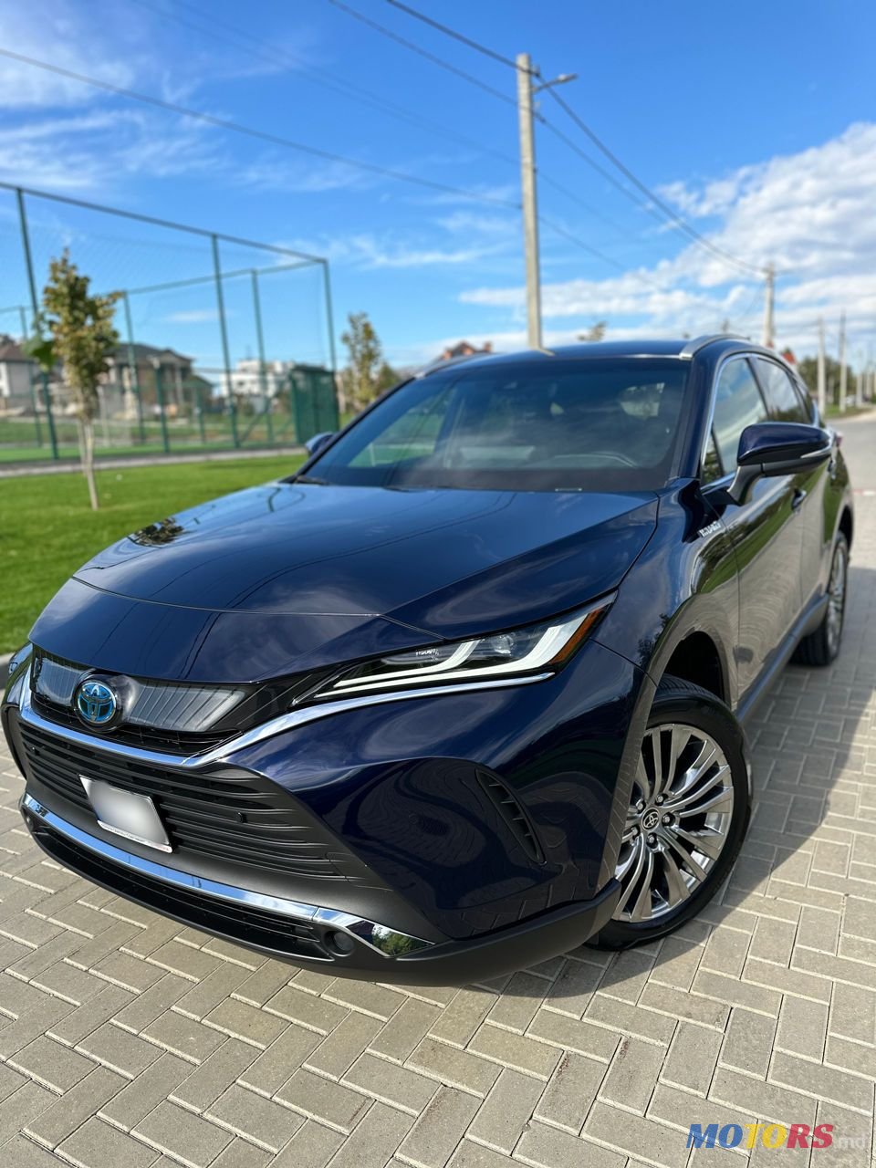 2021' Toyota Venza photo #1