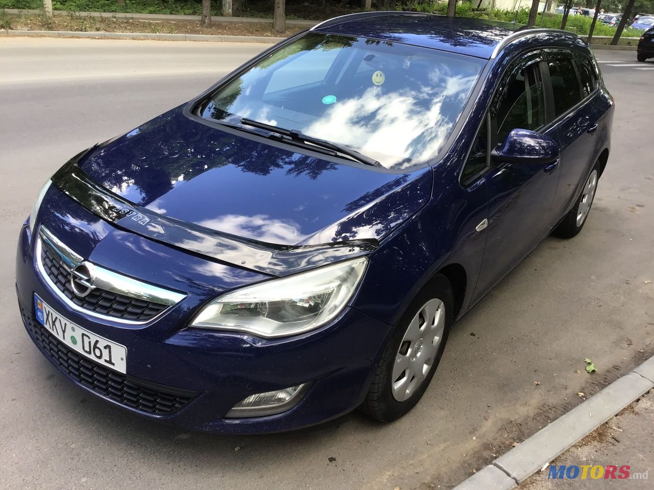 2012' Opel Astra photo #6