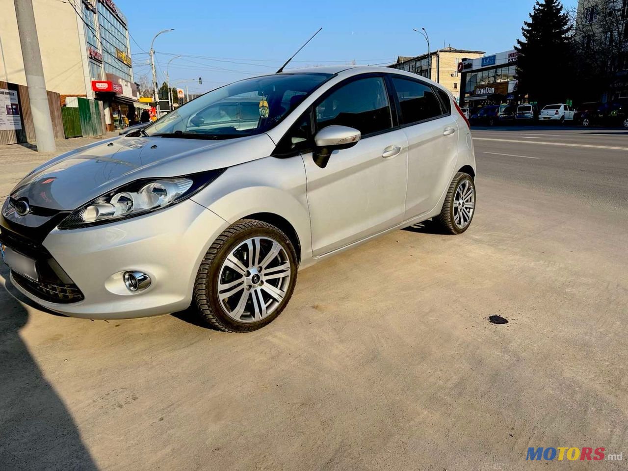 2011' Ford Fiesta photo #3