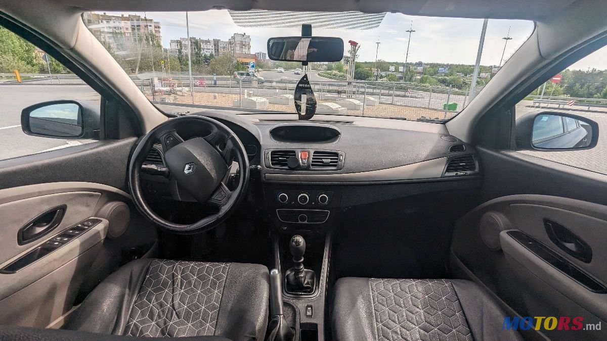 2010' Renault Megane photo #1