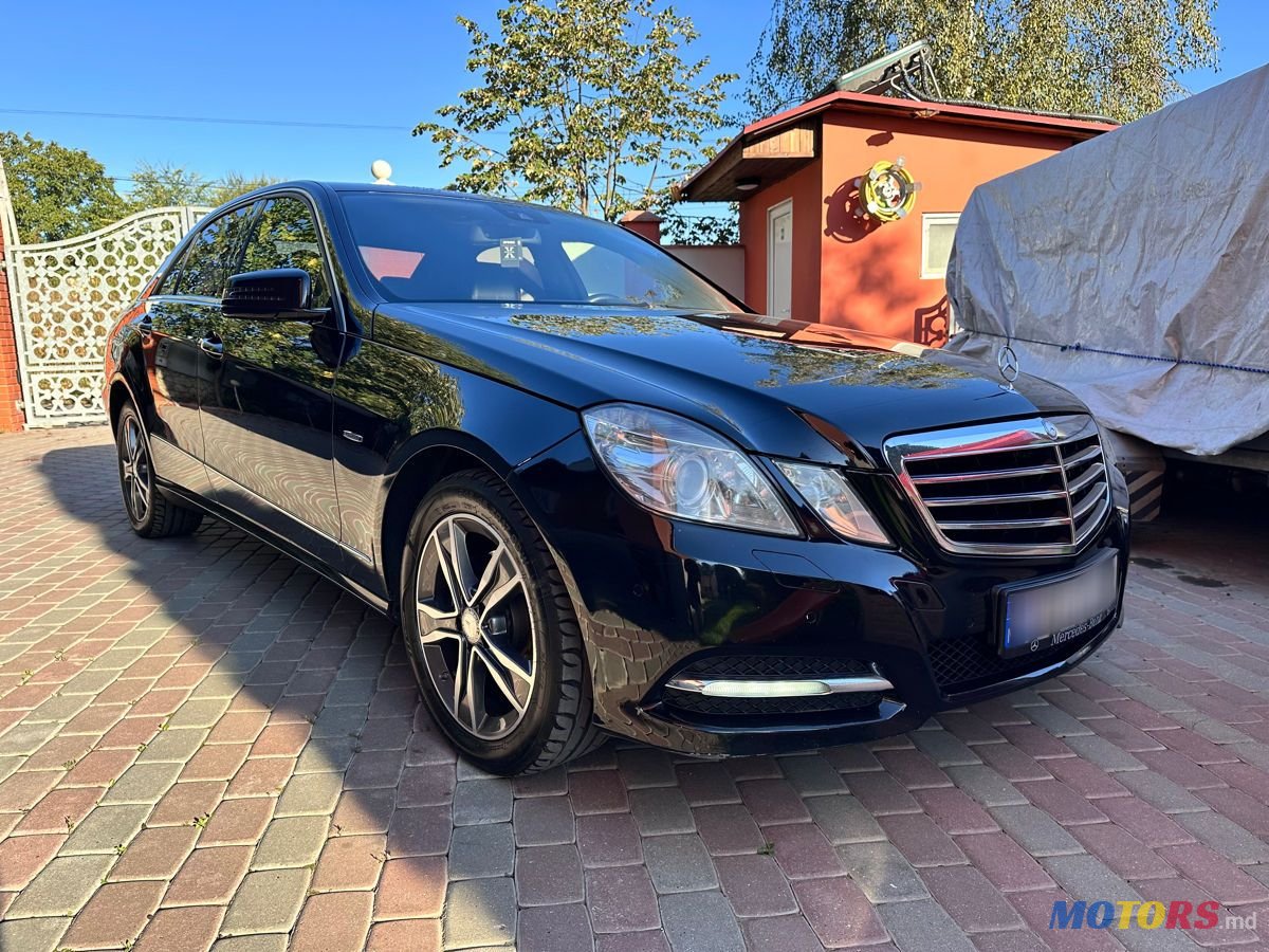 2011' Mercedes-Benz E-Class photo #2