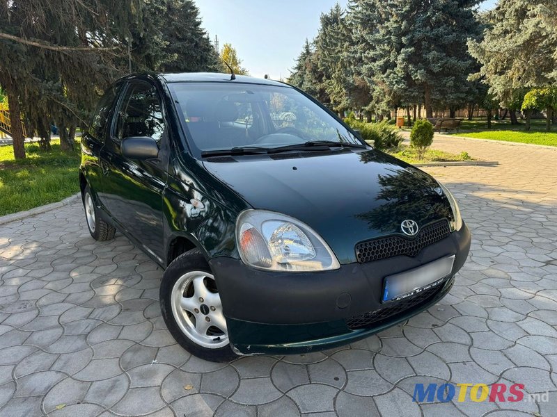 2002' Toyota Yaris photo #3