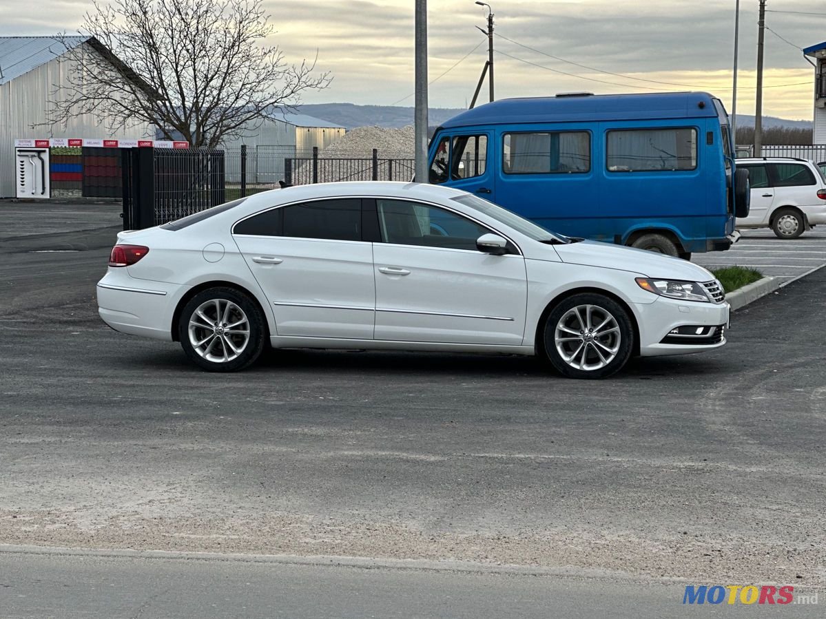 2016' Volkswagen Passat photo #2