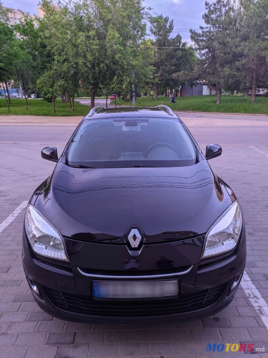 2012' Renault Megane photo #2