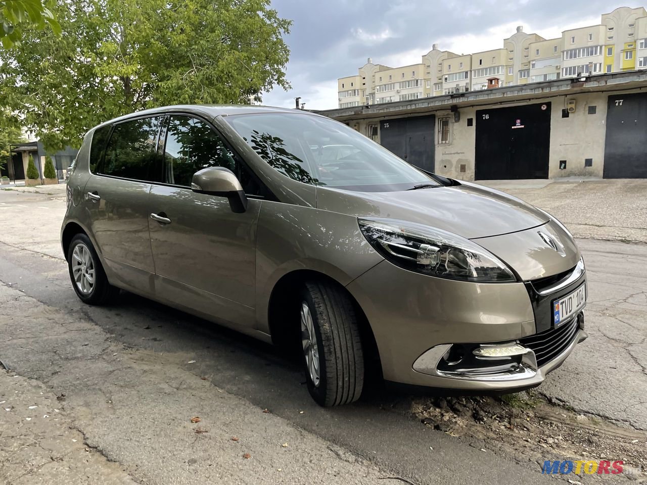 2012' Renault Scenic photo #2