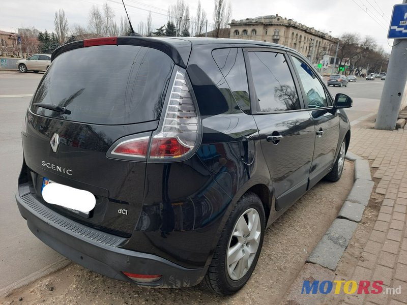 2012' Renault Scenic photo #5