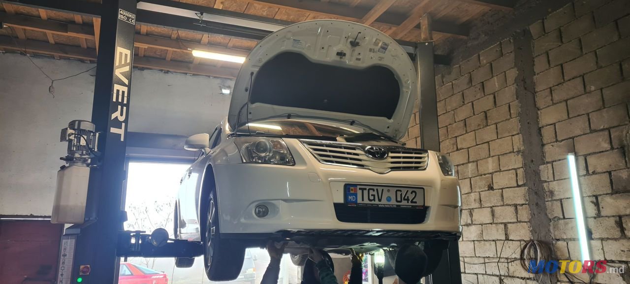 2011' Toyota Avensis photo #6