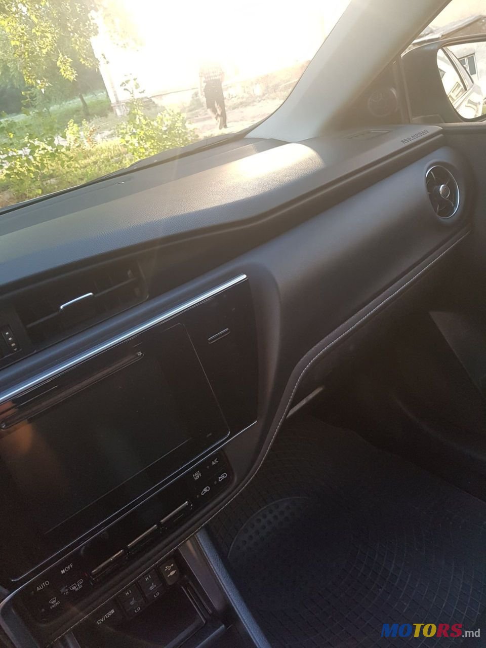 2015' Toyota Auris photo #3