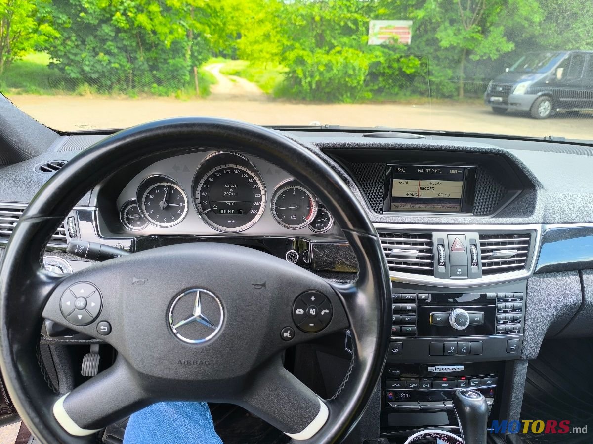 2009' Mercedes-Benz E-Class photo #5