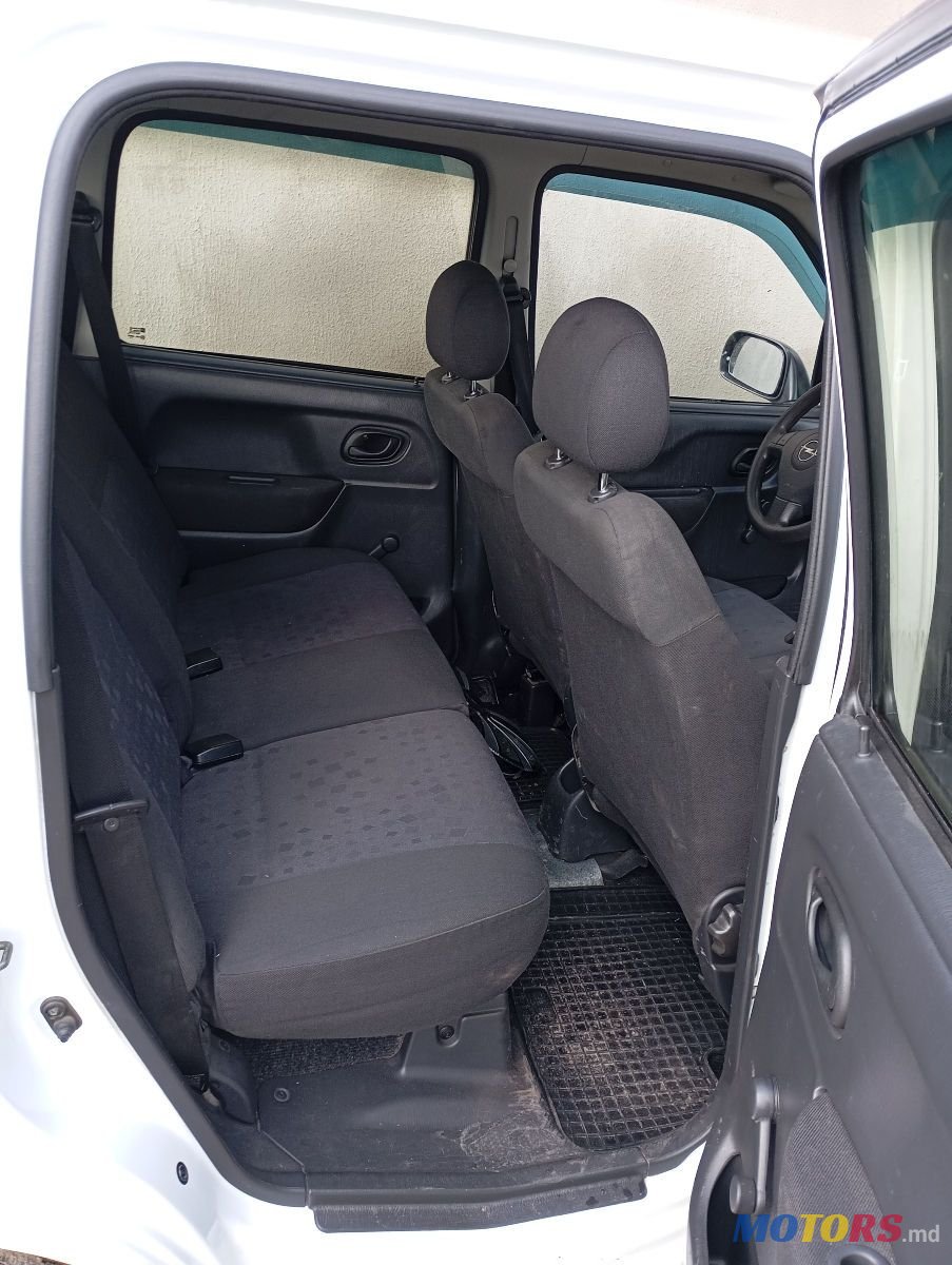 2004' Opel Agila photo #5