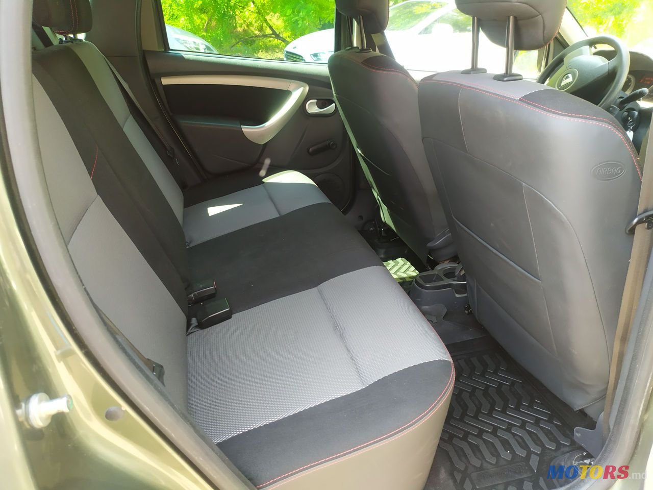 2013' Dacia Duster photo #2