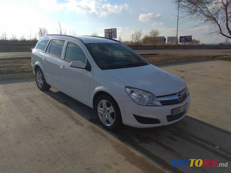 2008' Opel Astra photo #1