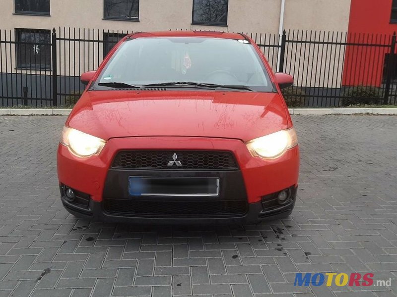 2009' Mitsubishi Colt photo #1