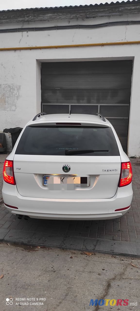 2011' Skoda Superb photo #6