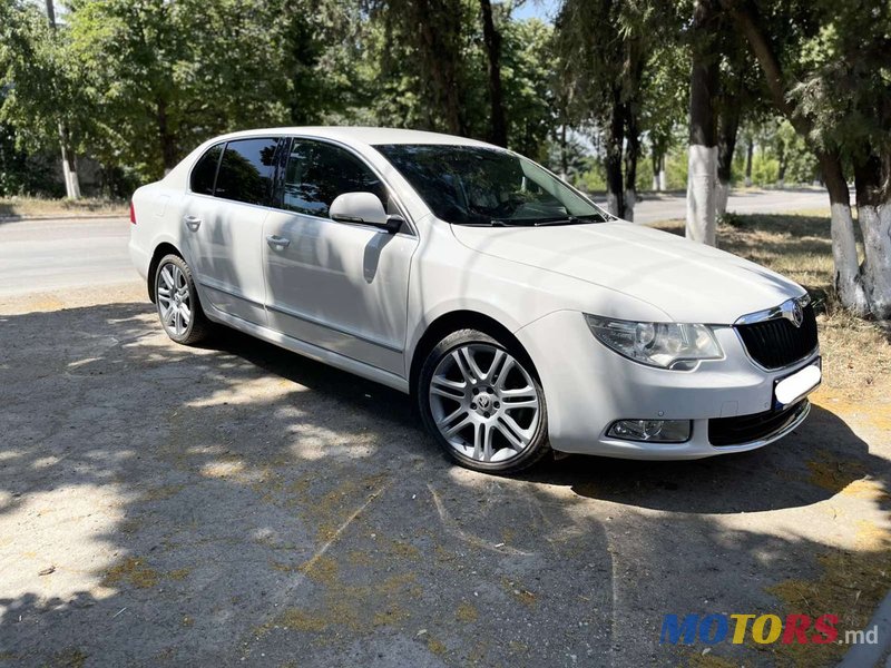 2013' Skoda Superb photo #2