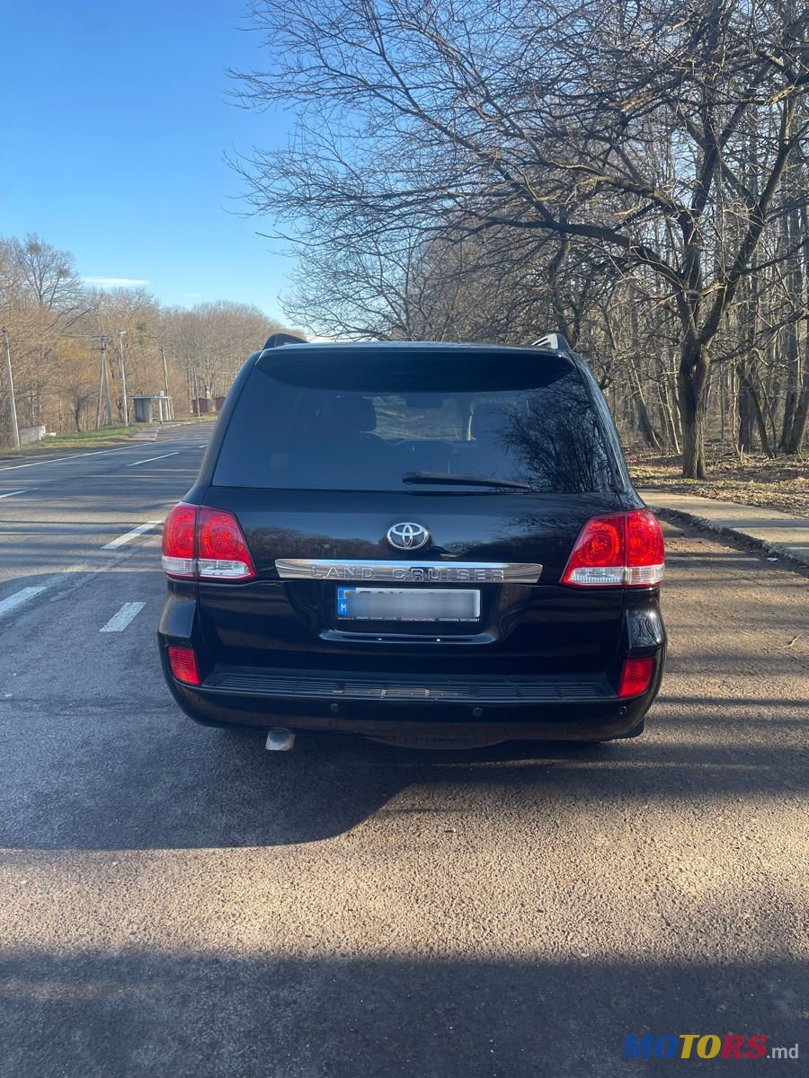 2010' Toyota Land Cruiser photo #5