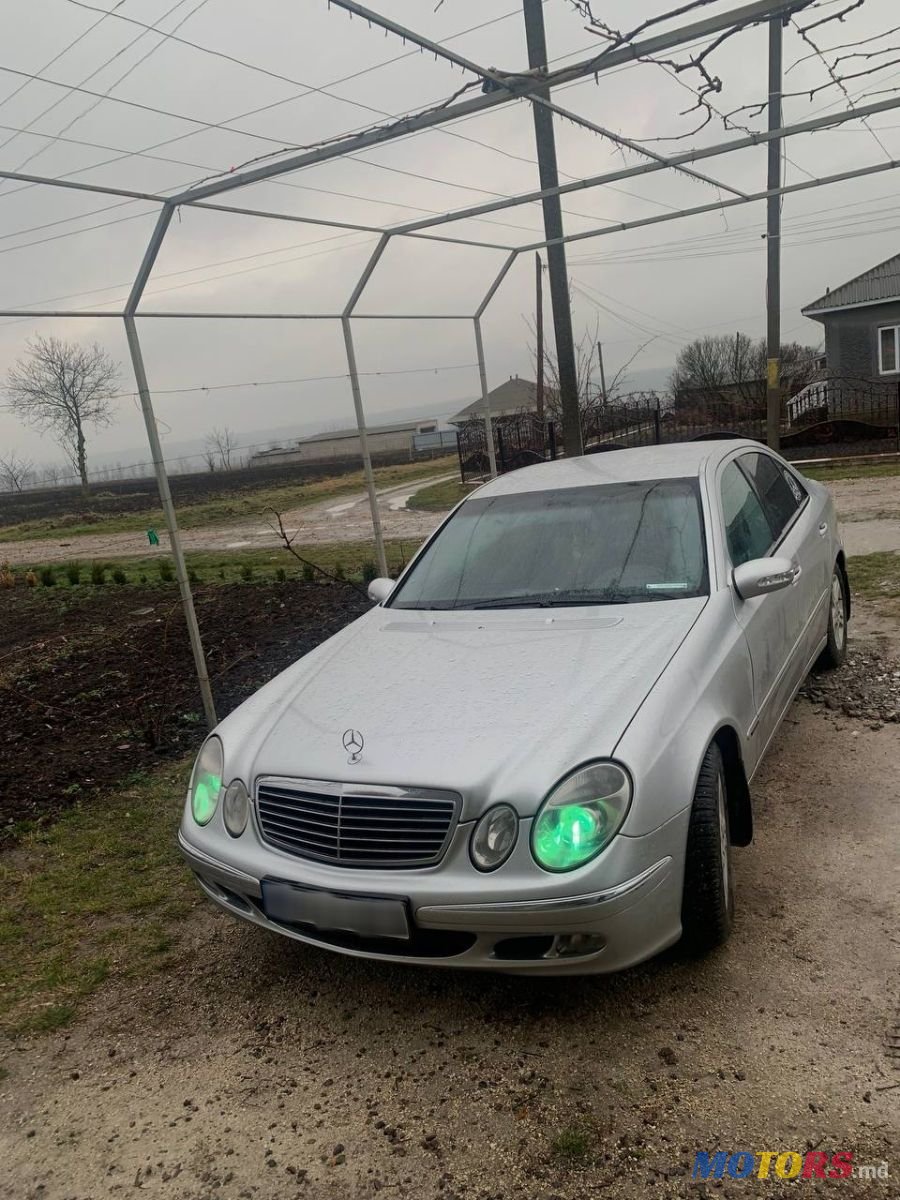 2002' Mercedes-Benz E-Class photo #3