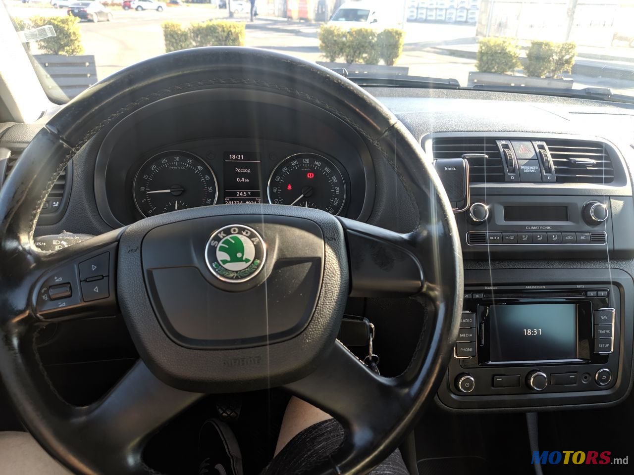 2011' Skoda Fabia photo #4