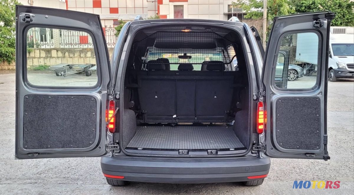 2016' Volkswagen Caddy photo #5