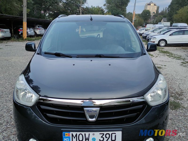 2014' Dacia Lodgy photo #4