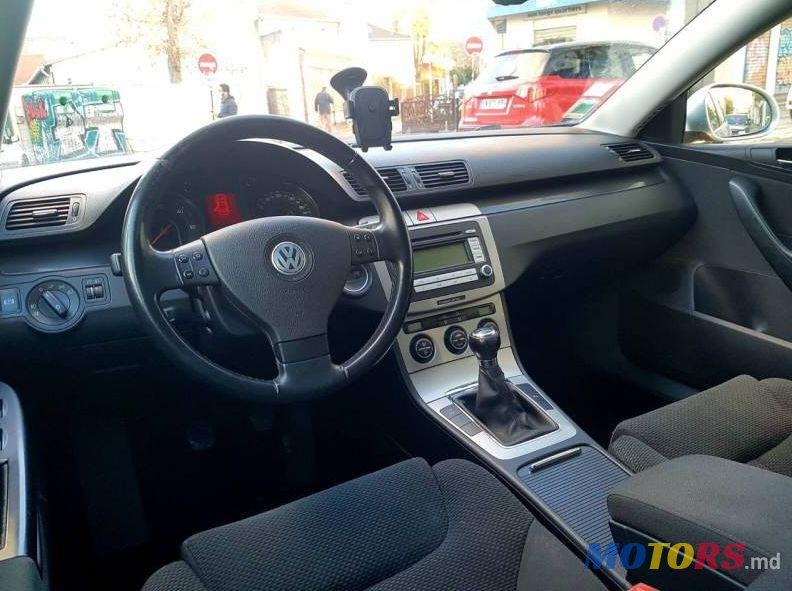 2008' Volkswagen Passat photo #4