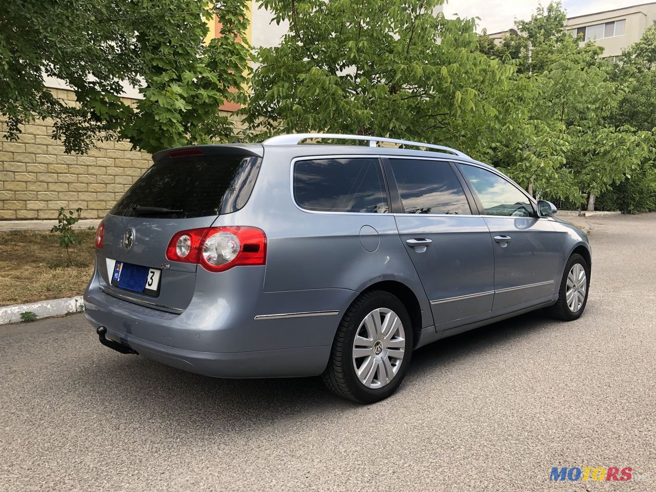 2010' Volkswagen Passat photo #4