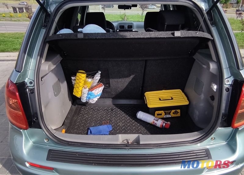 2011' Suzuki SX4 photo #4