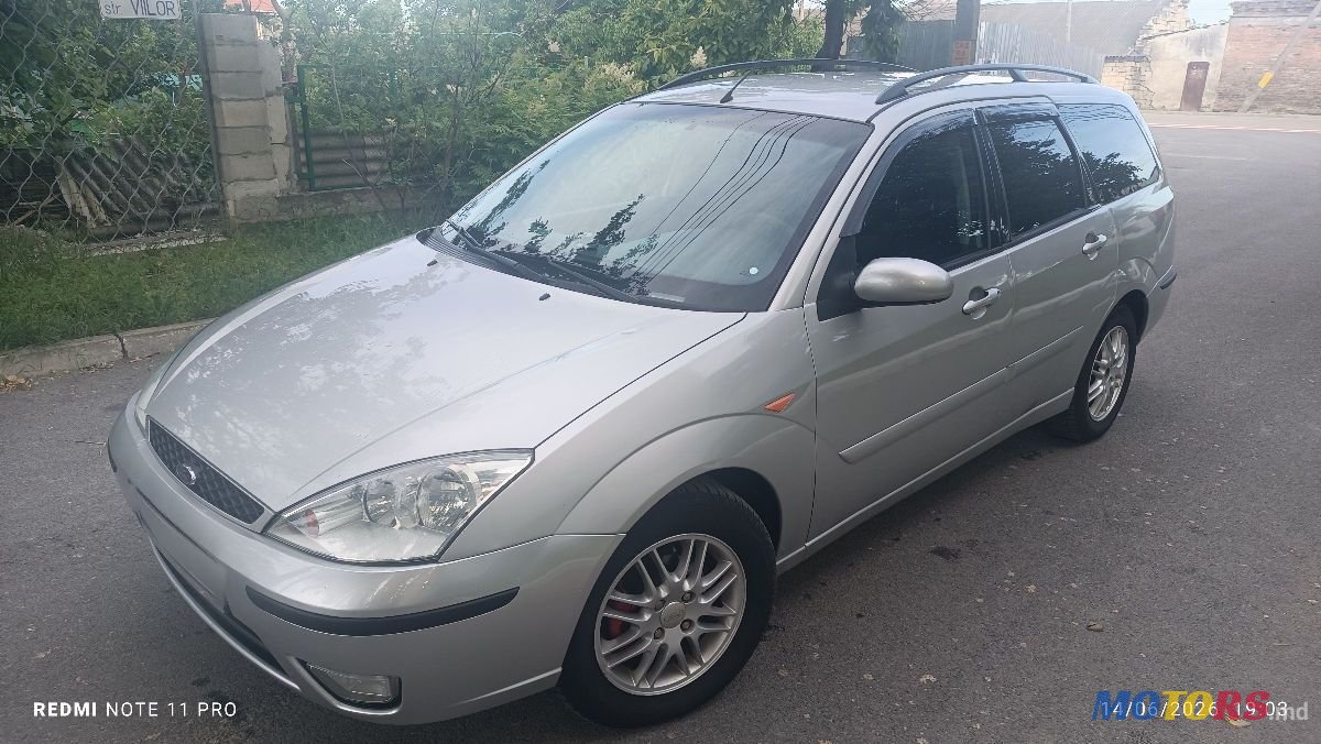 2004' Ford Focus photo #1