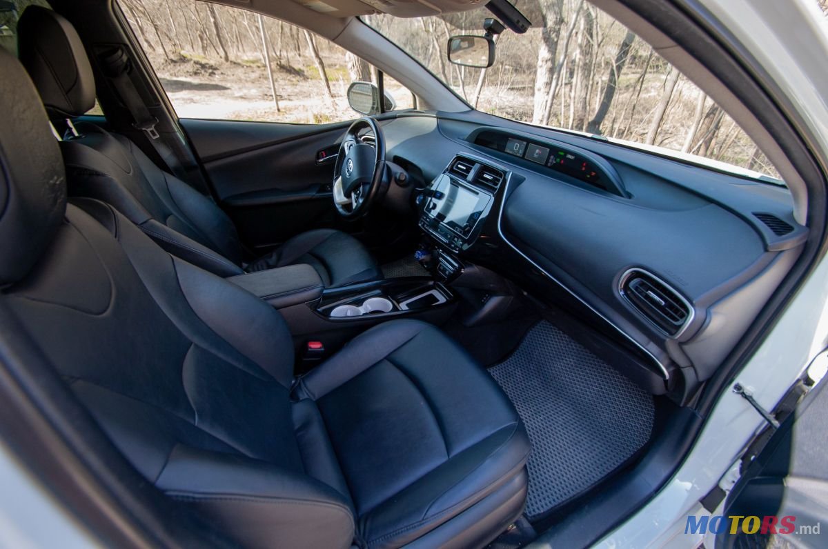 2016' Toyota Prius photo #6