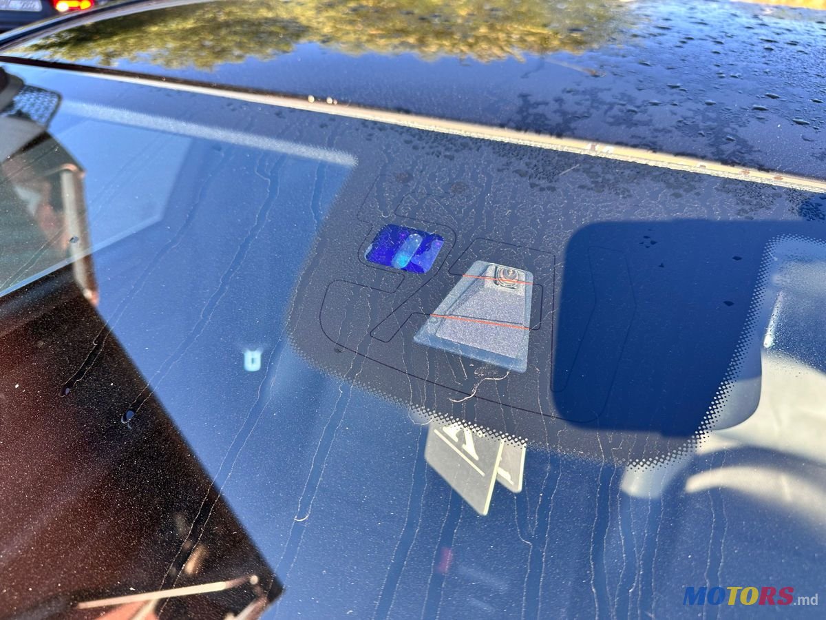 2011' Mercedes-Benz E-Class photo #6